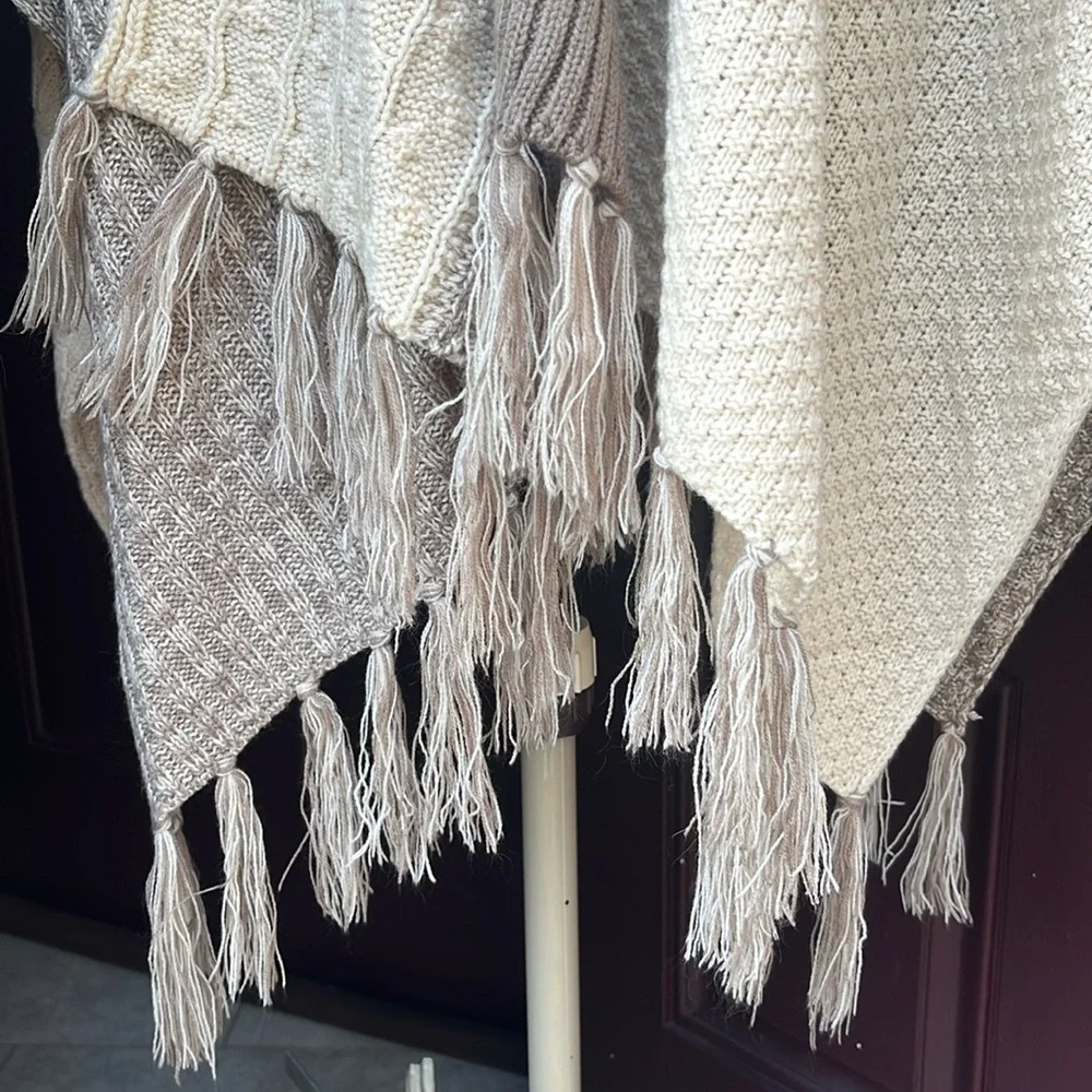 EUC Knox Rose open front cardigan with multiple knit panes of different pattern - Picture 5 of 10